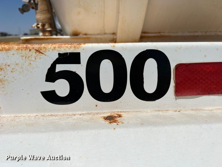 image for item DR1331 2004 SFI  tank trailer