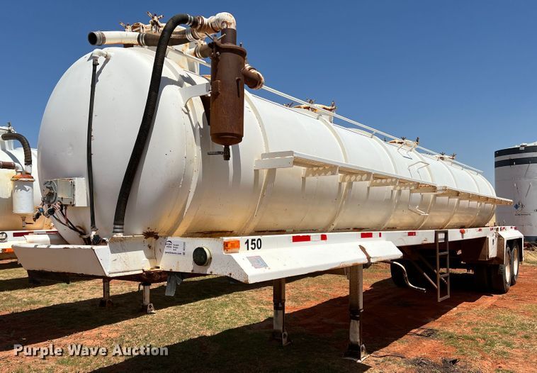 image for item DR1332 2002 Superior  tank trailer