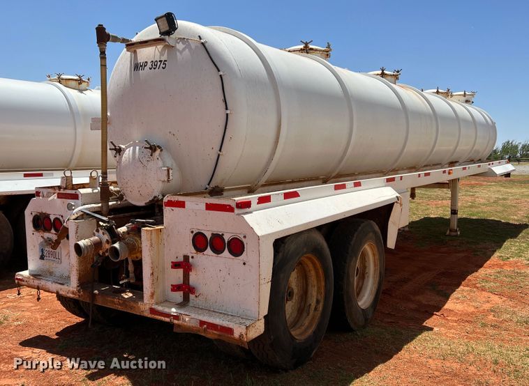 image for item DR1332 2002 Superior  tank trailer