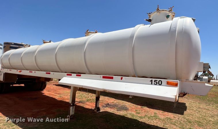 image for item DR1332 2002 Superior  tank trailer