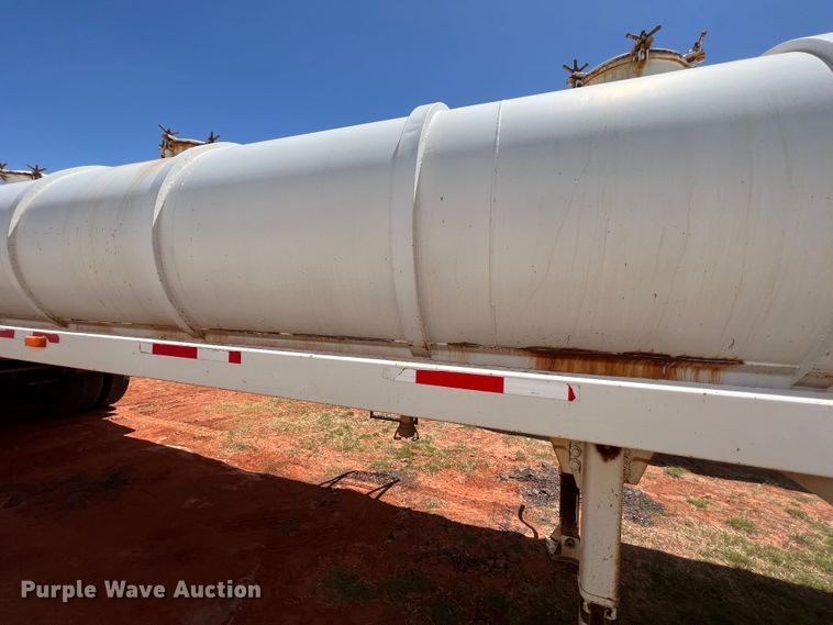 image for item DR1332 2002 Superior  tank trailer