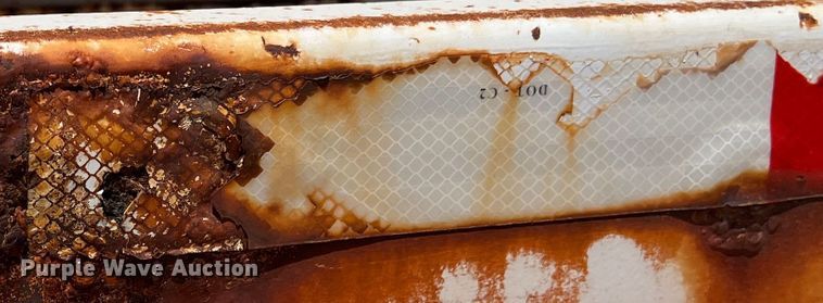 image for item DR1332 2002 Superior  tank trailer