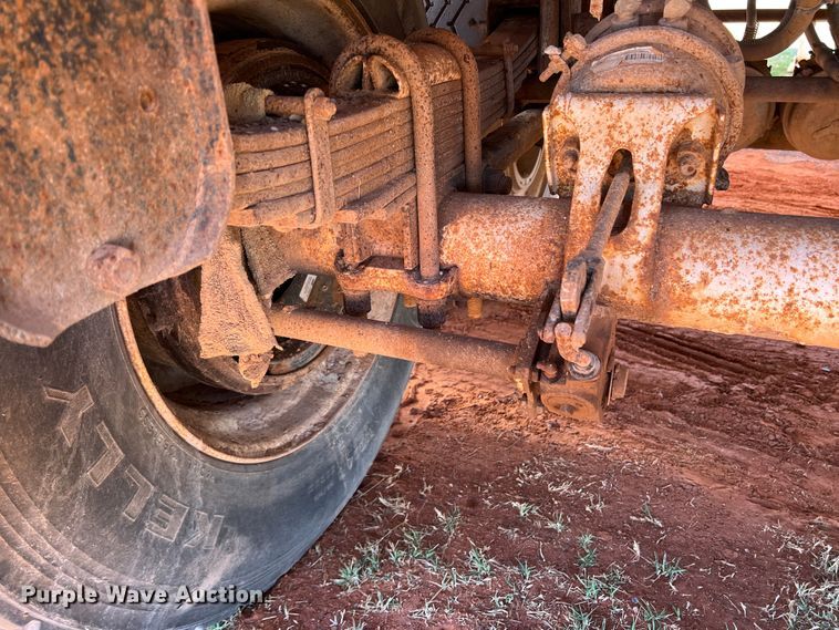 image for item DR1332 2002 Superior  tank trailer