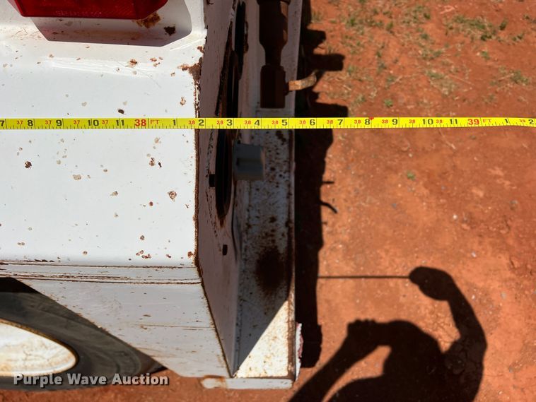 image for item DR1332 2002 Superior  tank trailer