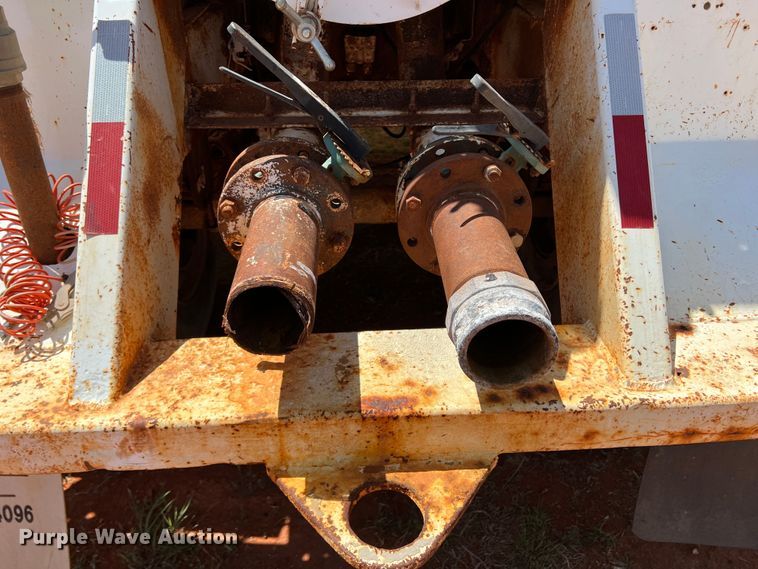 image for item DR1333 1993 Eagle GEVT-130B  tank trailer