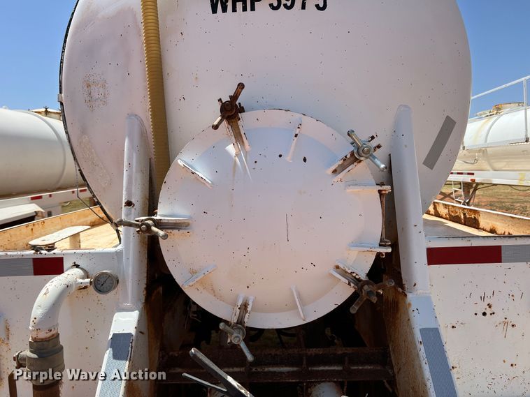 image for item DR1333 1993 Eagle GEVT-130B  tank trailer