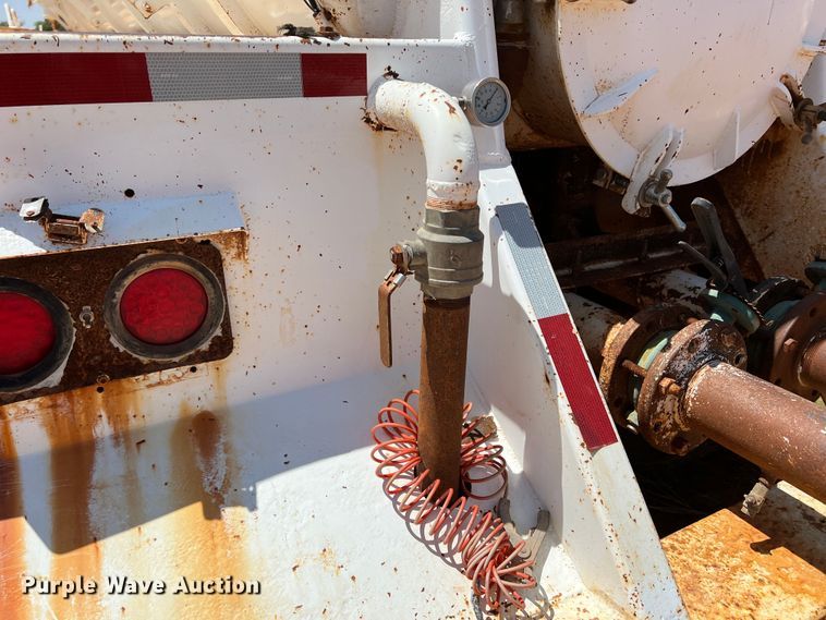 image for item DR1333 1993 Eagle GEVT-130B  tank trailer