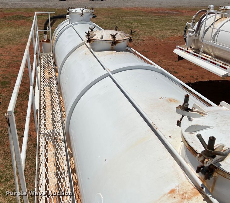 image for item DR1333 1993 Eagle GEVT-130B  tank trailer