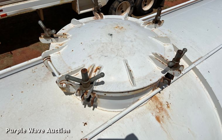 image for item DR1333 1993 Eagle GEVT-130B  tank trailer