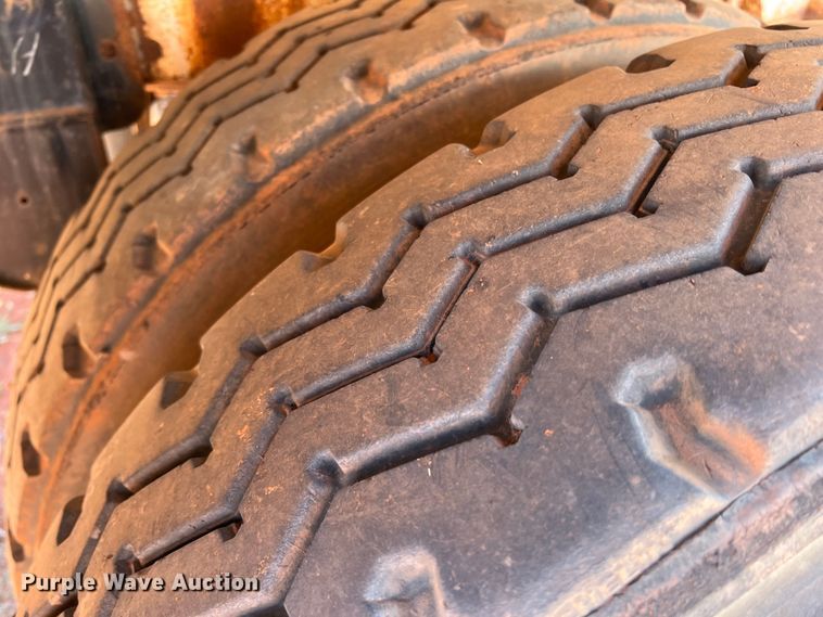 image for item DR1333 1993 Eagle GEVT-130B  tank trailer