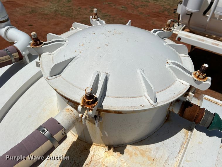 image for item DR1334 1993 Eagle TSPT  tank trailer