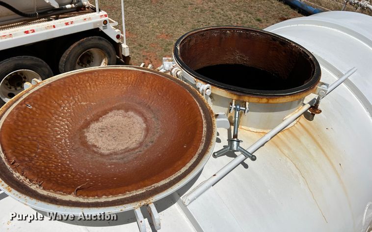 image for item DR1334 1993 Eagle TSPT  tank trailer