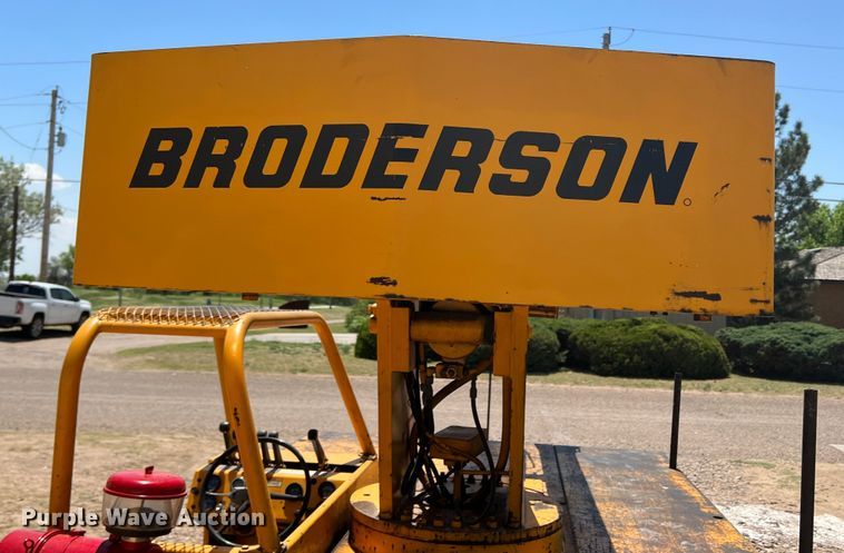 image for item DR1374 Broderson IC801D  crane