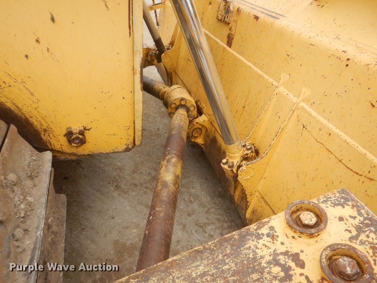 image for item DS8001 1998 Komatsu D155AX  dozer