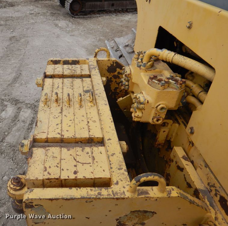 image for item DS8001 1998 Komatsu D155AX  dozer