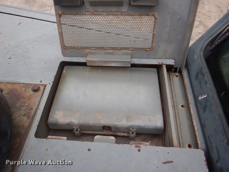 image for item DS8001 1998 Komatsu D155AX  dozer