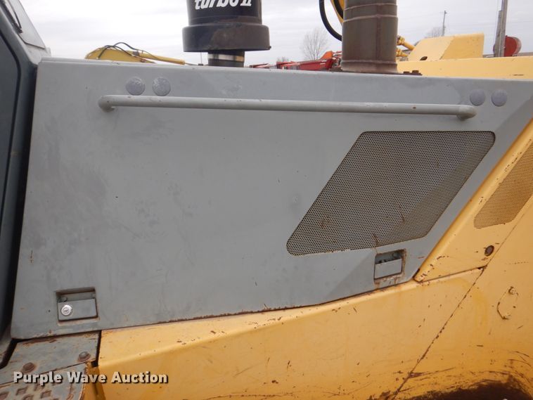 image for item DS8001 1998 Komatsu D155AX  dozer