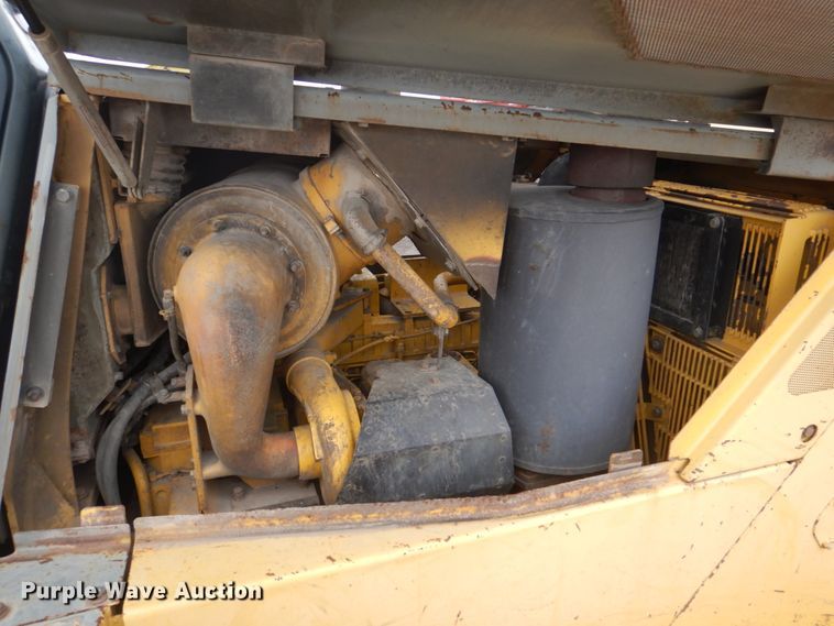 image for item DS8001 1998 Komatsu D155AX  dozer