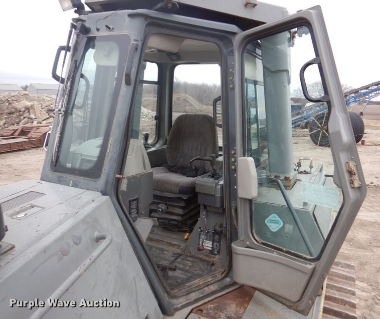 image for item DS8001 1998 Komatsu D155AX  dozer