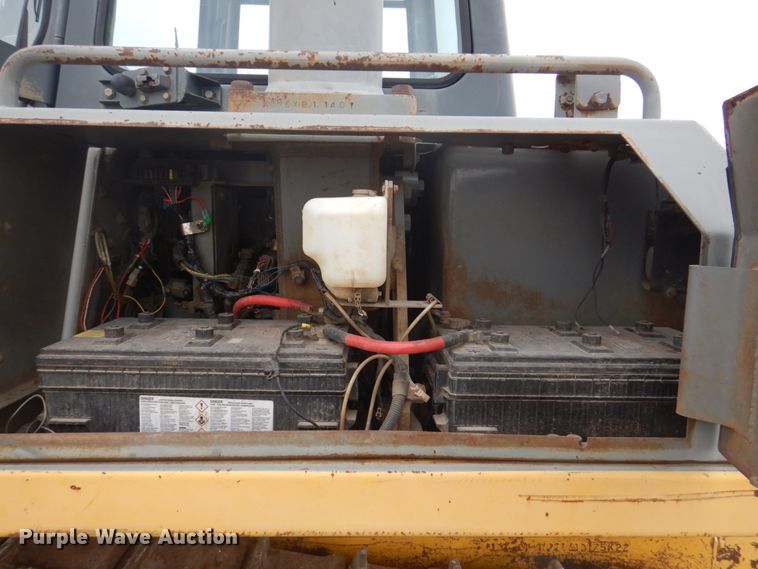 image for item DS8001 1998 Komatsu D155AX  dozer