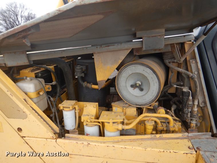 image for item DS8001 1998 Komatsu D155AX  dozer