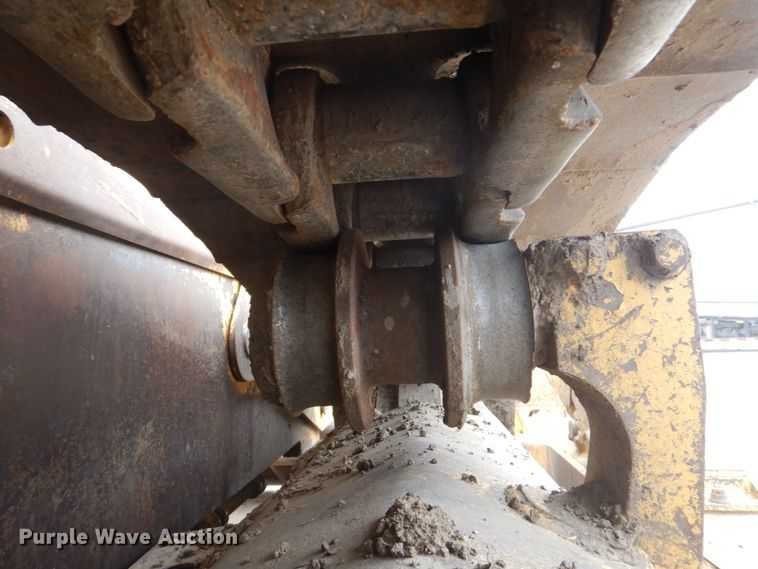 image for item DS8001 1998 Komatsu D155AX  dozer