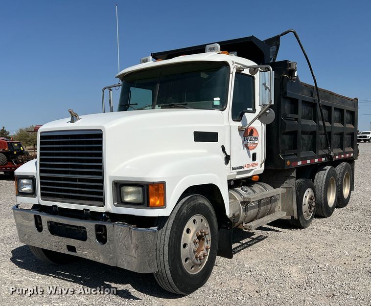 image for item IG9418 2009 Mack 600  dump truck