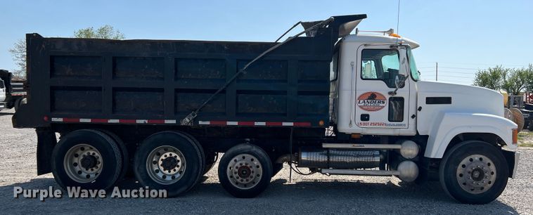 image for item IG9418 2009 Mack 600  dump truck