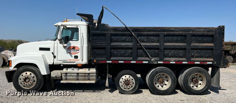 image for item IG9418 2009 Mack 600  dump truck