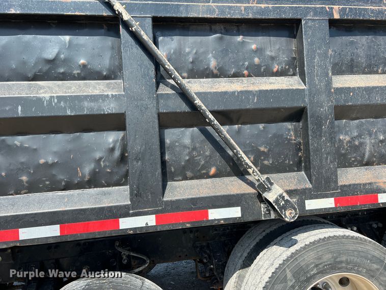 image for item IG9418 2009 Mack 600  dump truck