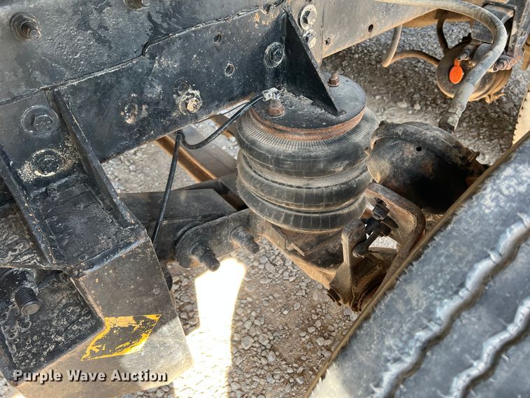 image for item IG9418 2009 Mack 600  dump truck