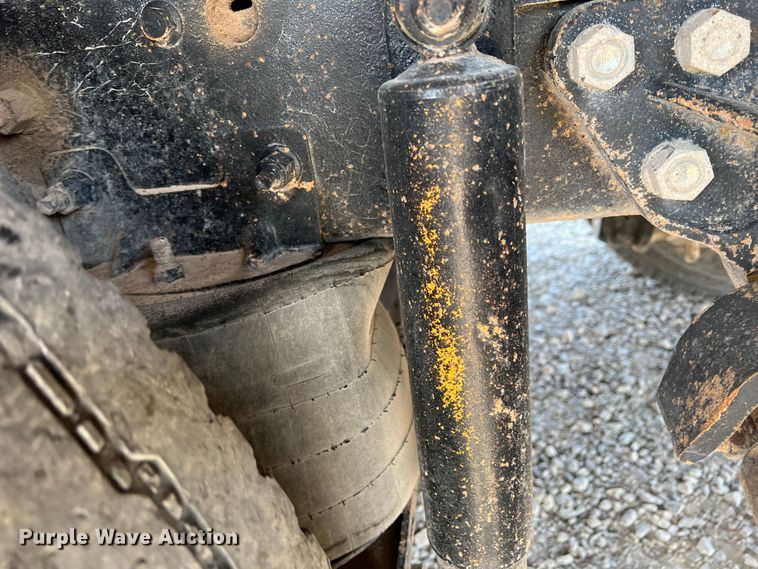 image for item IG9418 2009 Mack 600  dump truck