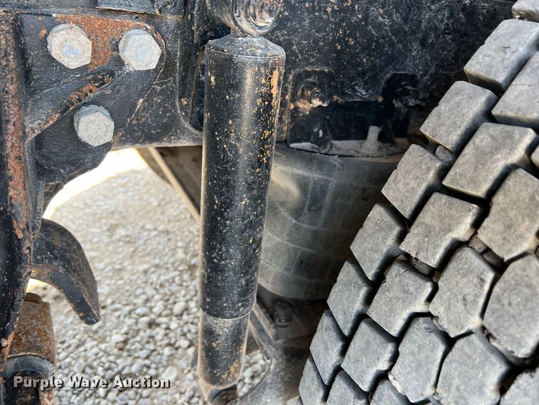 image for item IG9418 2009 Mack 600  dump truck