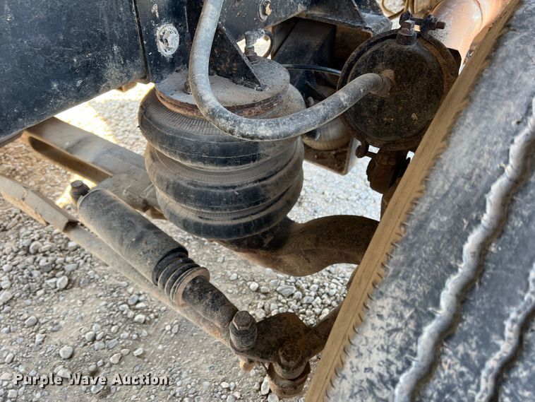 image for item IG9418 2009 Mack 600  dump truck