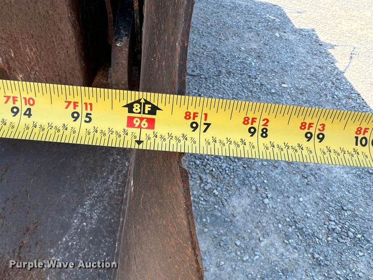 image for item IG9418 2009 Mack 600  dump truck