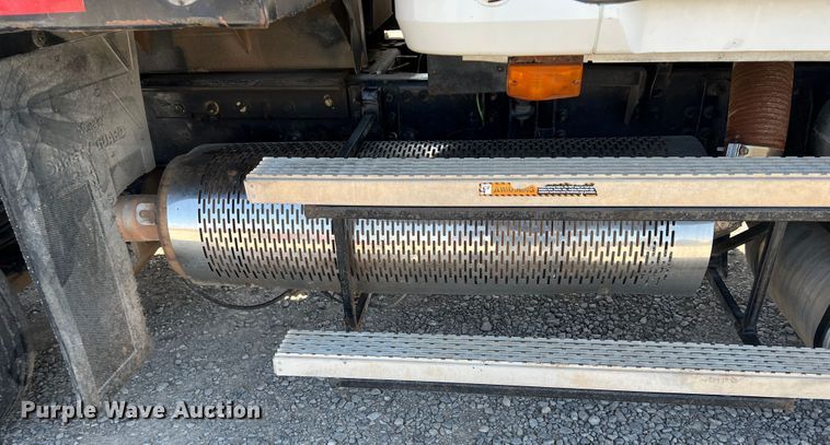 image for item IG9418 2009 Mack 600  dump truck