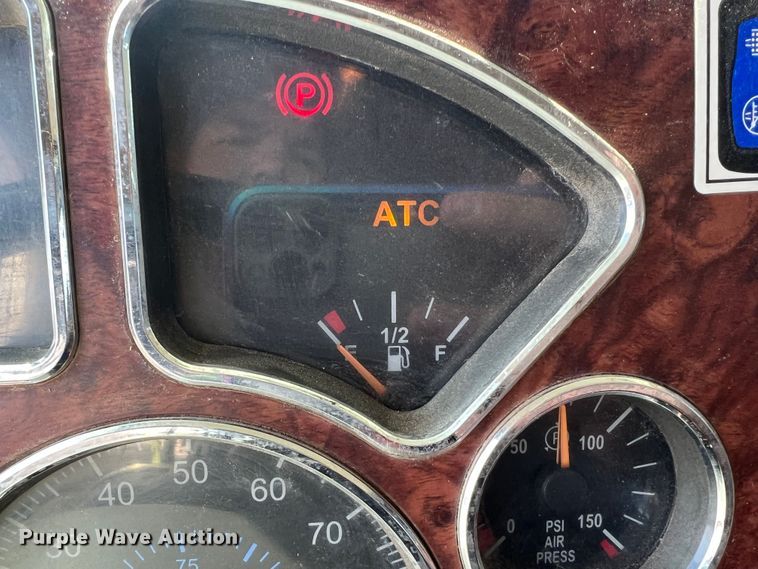 image for item IG9418 2009 Mack 600  dump truck