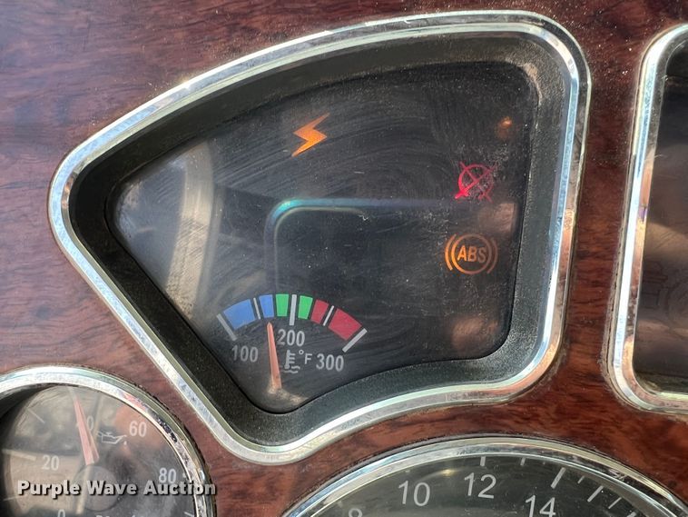 image for item IG9418 2009 Mack 600  dump truck