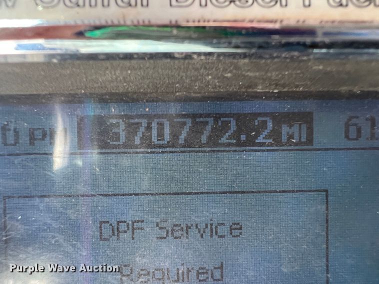 image for item IG9418 2009 Mack 600  dump truck