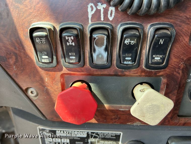 image for item IG9418 2009 Mack 600  dump truck