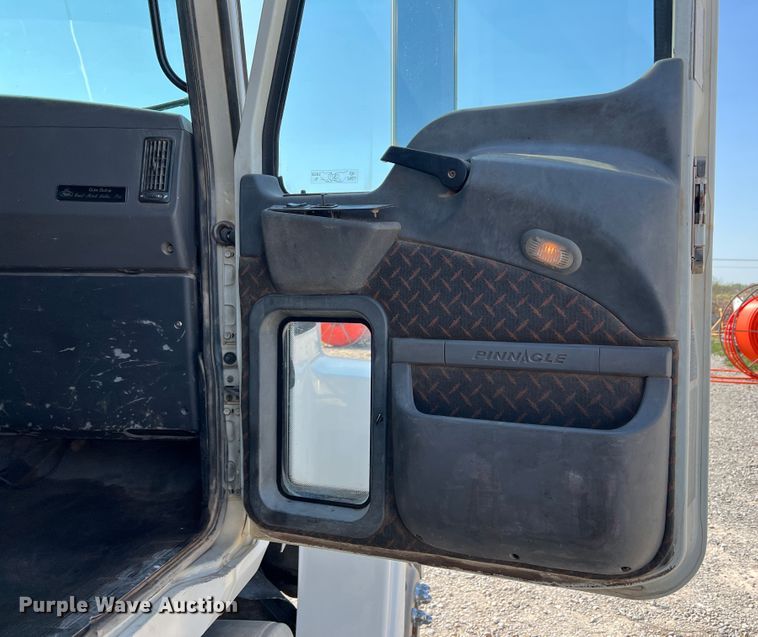 image for item IG9418 2009 Mack 600  dump truck