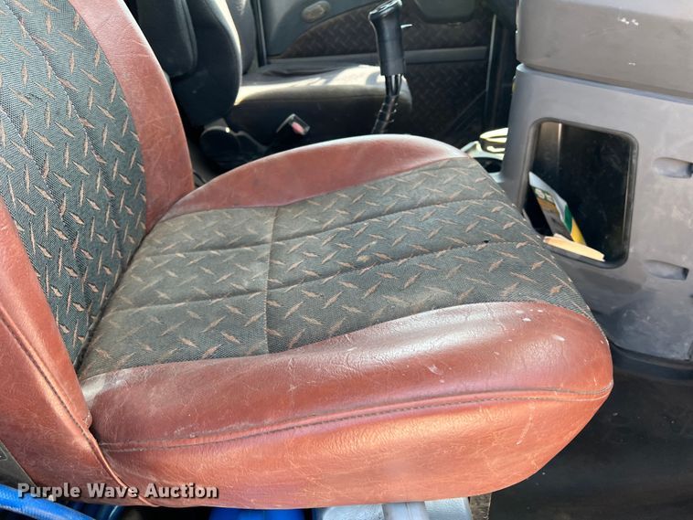 image for item IG9418 2009 Mack 600  dump truck