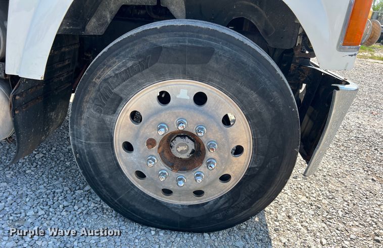 image for item IG9418 2009 Mack 600  dump truck