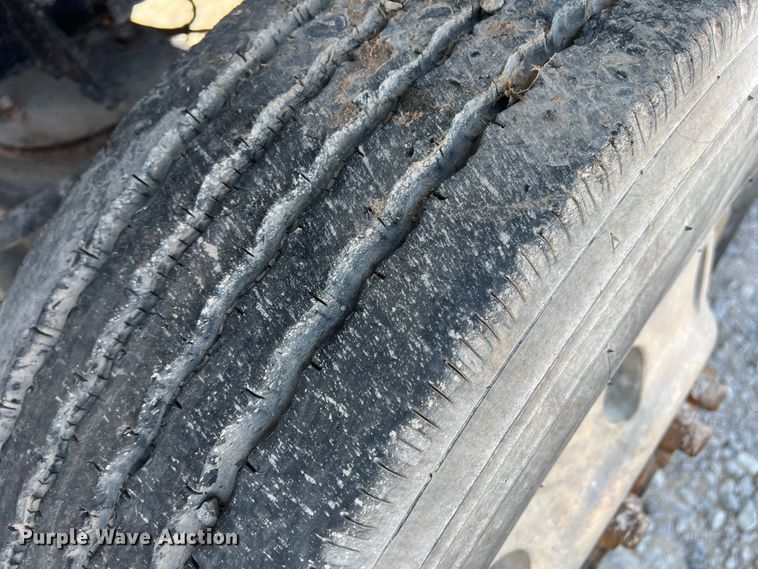 image for item IG9418 2009 Mack 600  dump truck