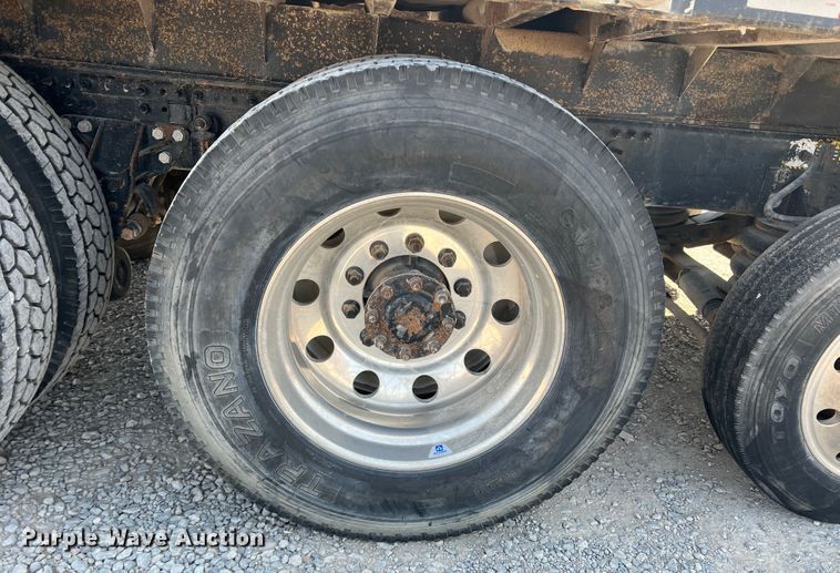 image for item IG9418 2009 Mack 600  dump truck