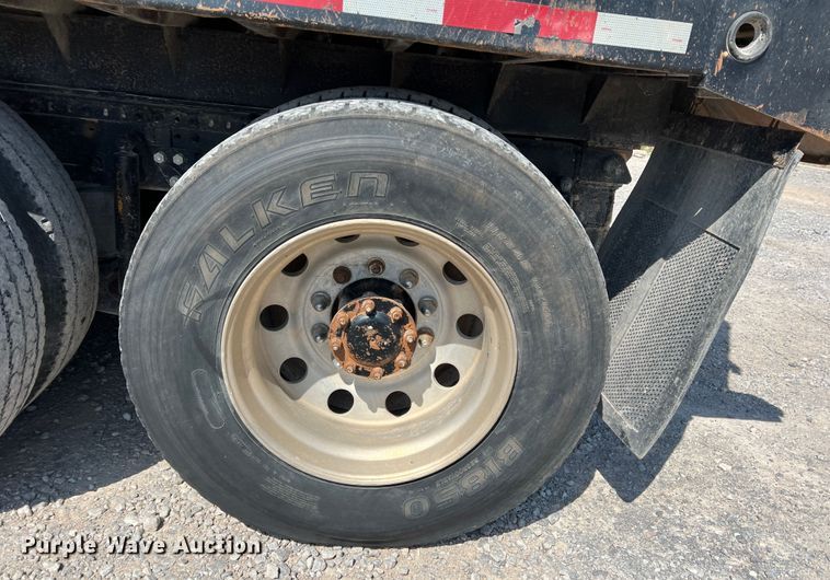 image for item IG9418 2009 Mack 600  dump truck