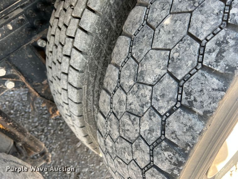 image for item IG9418 2009 Mack 600  dump truck