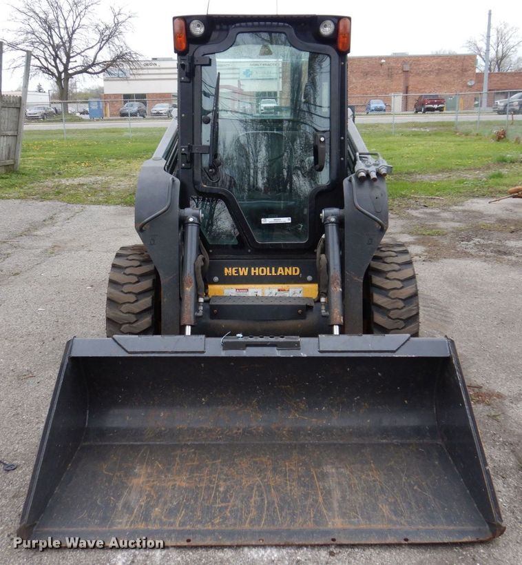 image for item IM9965 2011 New Holland L218  skid steer loader