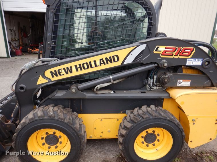 image for item IM9965 2011 New Holland L218  skid steer loader