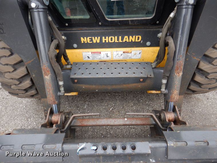 image for item IM9965 2011 New Holland L218  skid steer loader